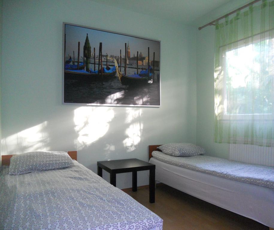Kwatery Pracownicze Twardowski Varsovia Habitación foto